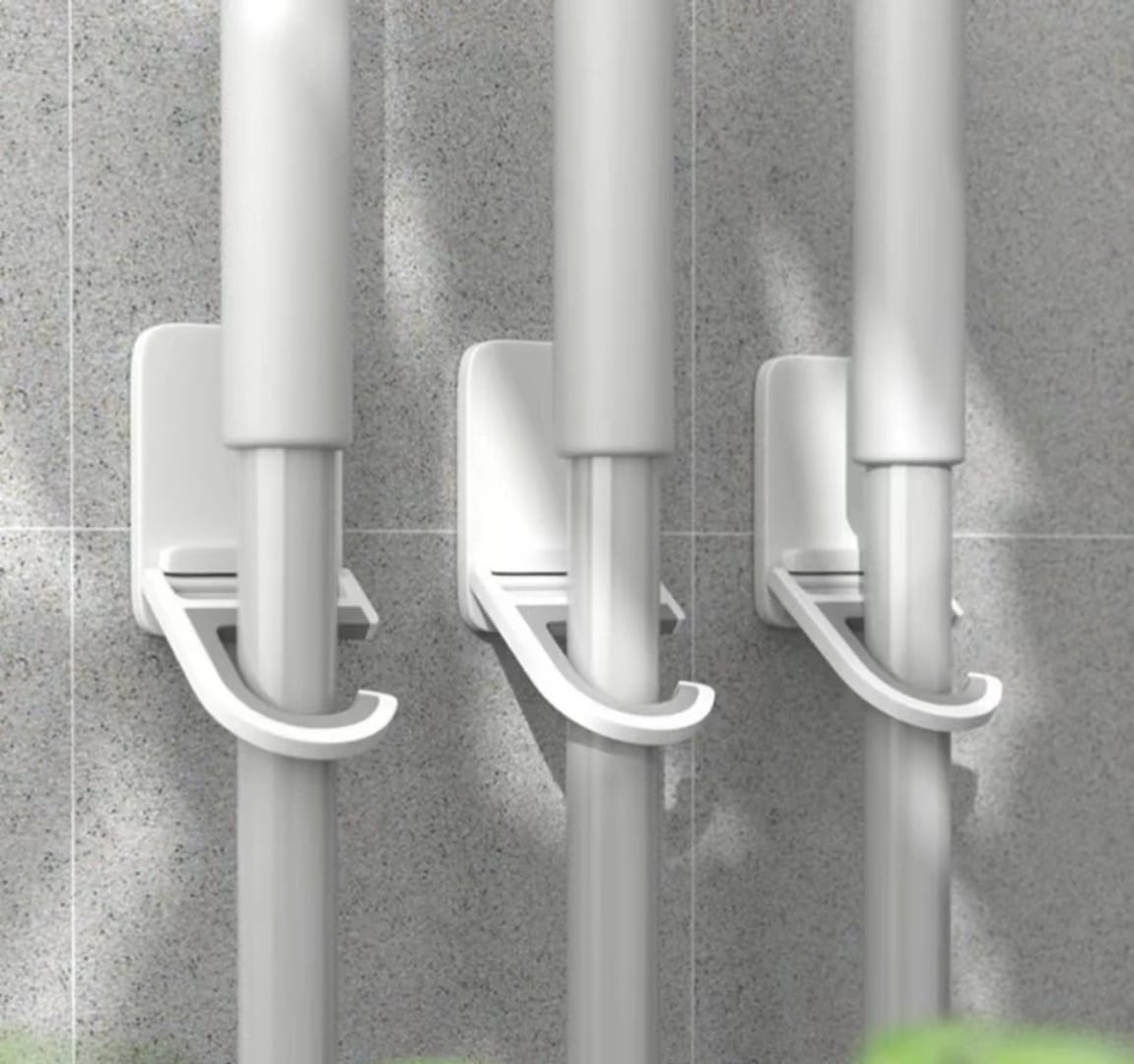 تعليقة عصاية تلزيق متعددة الاستخدام – بدون حفر — Self-Adhesive Multi-Purpose Mop Holder – No Drilling