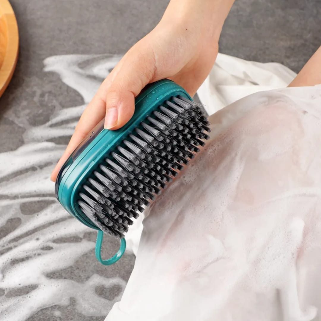 فرشاة تنظيف بخزان صابون قابل للتعبئة والضغط – سعة 150 مل — Refillable Soap Dispensing Cleaning Brush – 150 ml