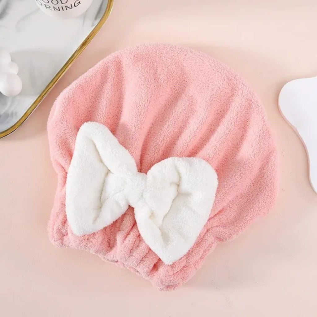 منشفة شعر مايكروفايبر سريعة الامتصاص بربطة على شكل بابوينه — Quick-Dry Microfiber Hair Towel with Bow Tie