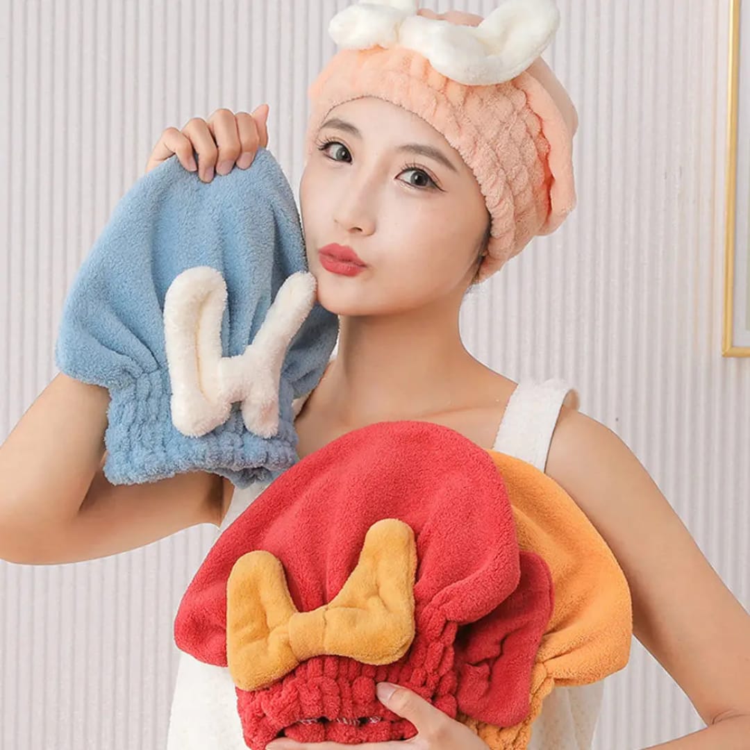 منشفة شعر مايكروفايبر سريعة الامتصاص بربطة على شكل بابوينه — Quick-Dry Microfiber Hair Towel with Bow Tie