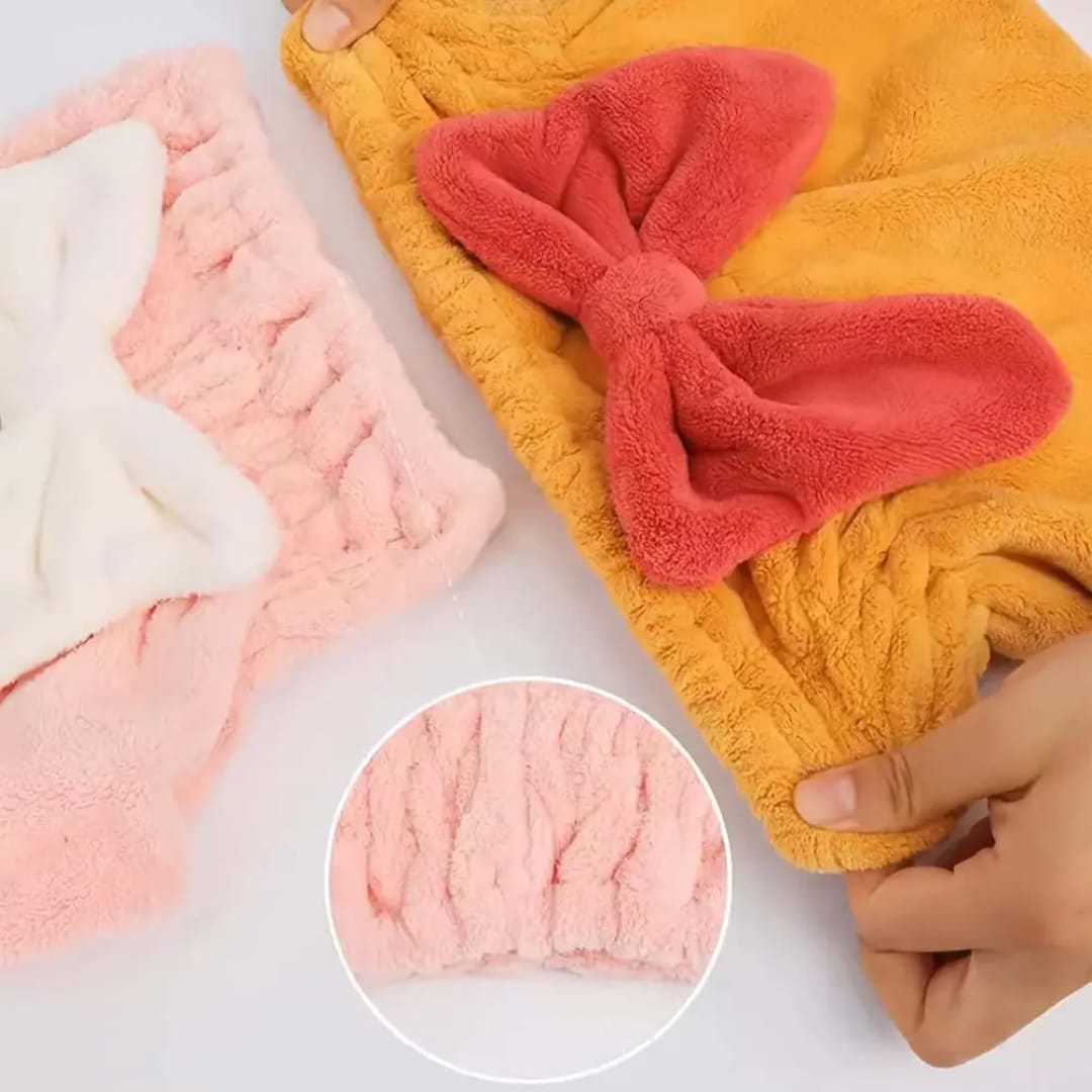 منشفة شعر مايكروفايبر سريعة الامتصاص بربطة على شكل بابوينه — Quick-Dry Microfiber Hair Towel with Bow Tie