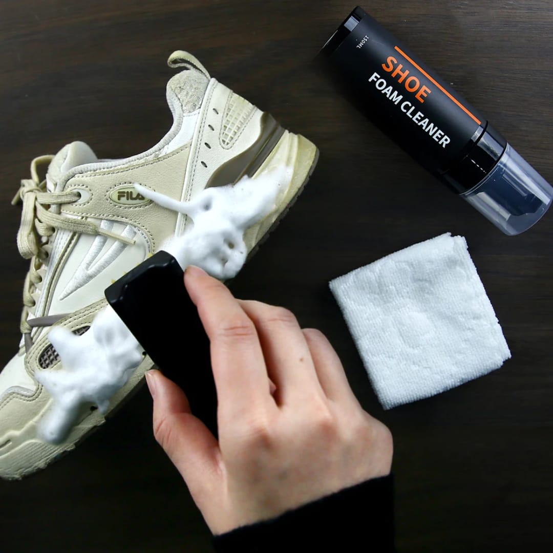طقم تنظيف احذيه 3 قطع بكيس — 3-Piece Shoe Cleaning Kit with Bag